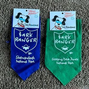 2 Dog Bandannas 💥NWT💥